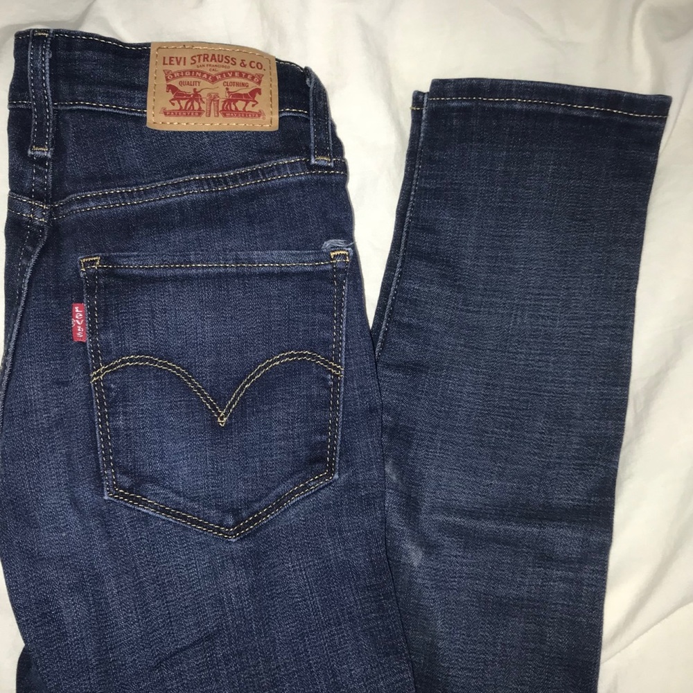 Levi’s High Rise Skinny Jean